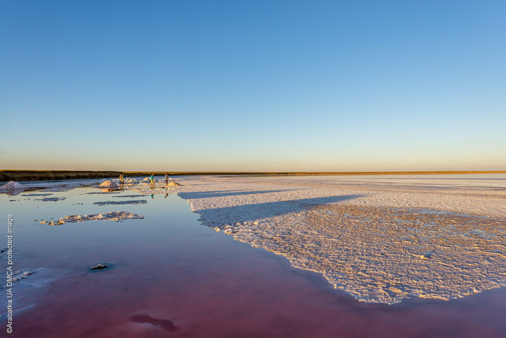 Розовое озеро